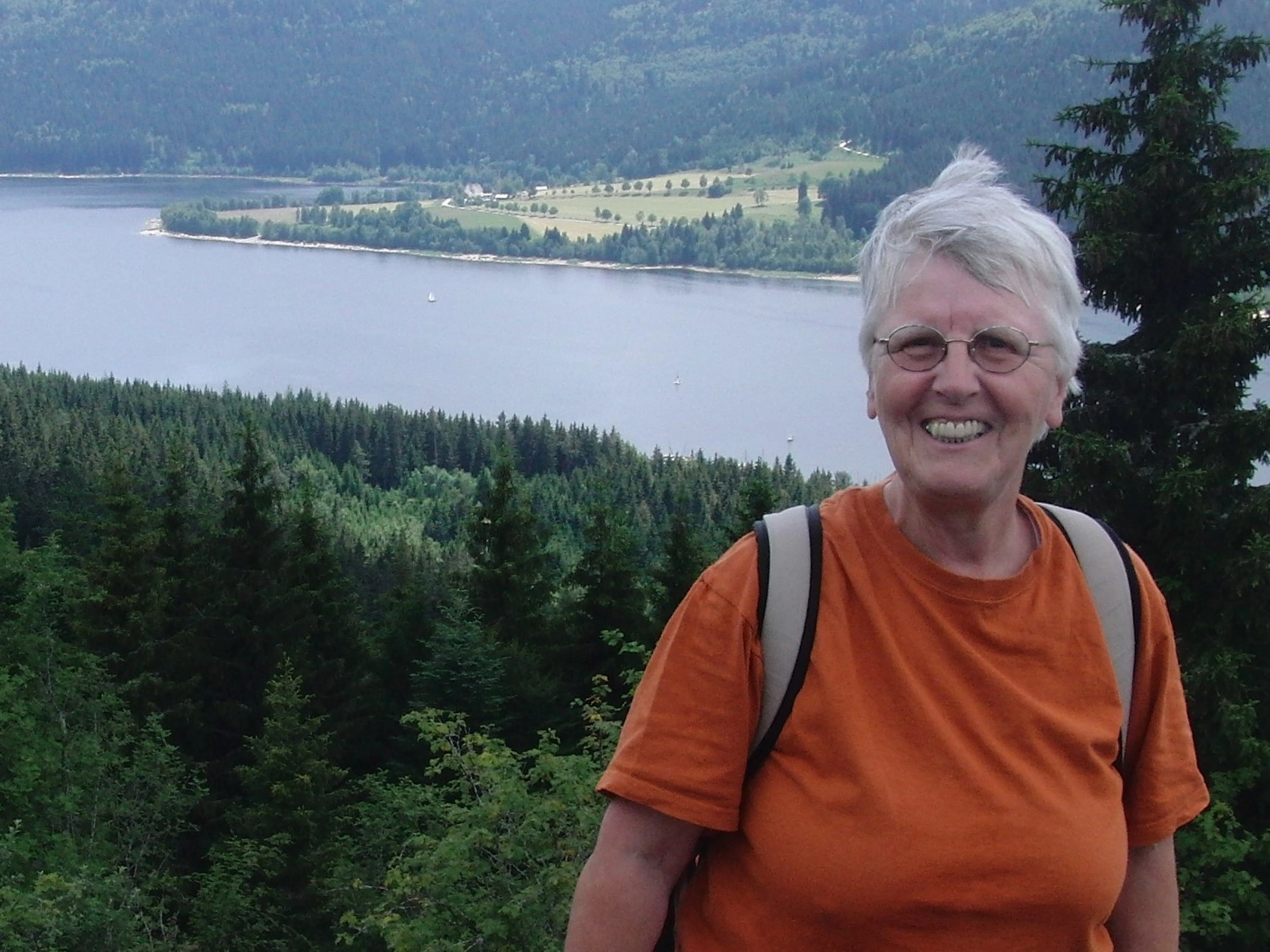 Ursula Niesert mit Hintergrund