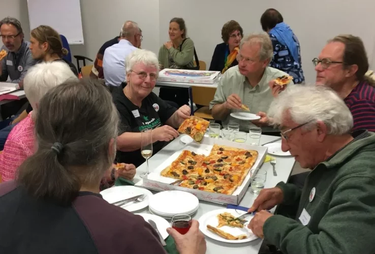 Jubiläum: 25 Jahre FARBE & Gemeinsames Pizza-Essen